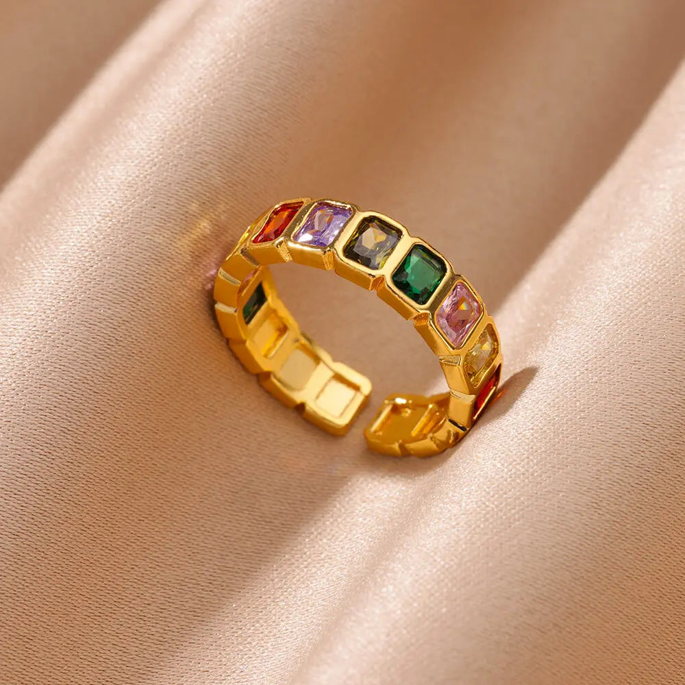 Elegant women's gold-plated ring with zircon - a perfect gift for weddings and occasions