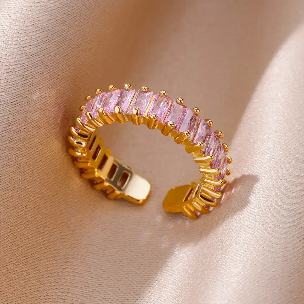 Elegant women's gold-plated ring with zircon - a perfect gift for weddings and occasions