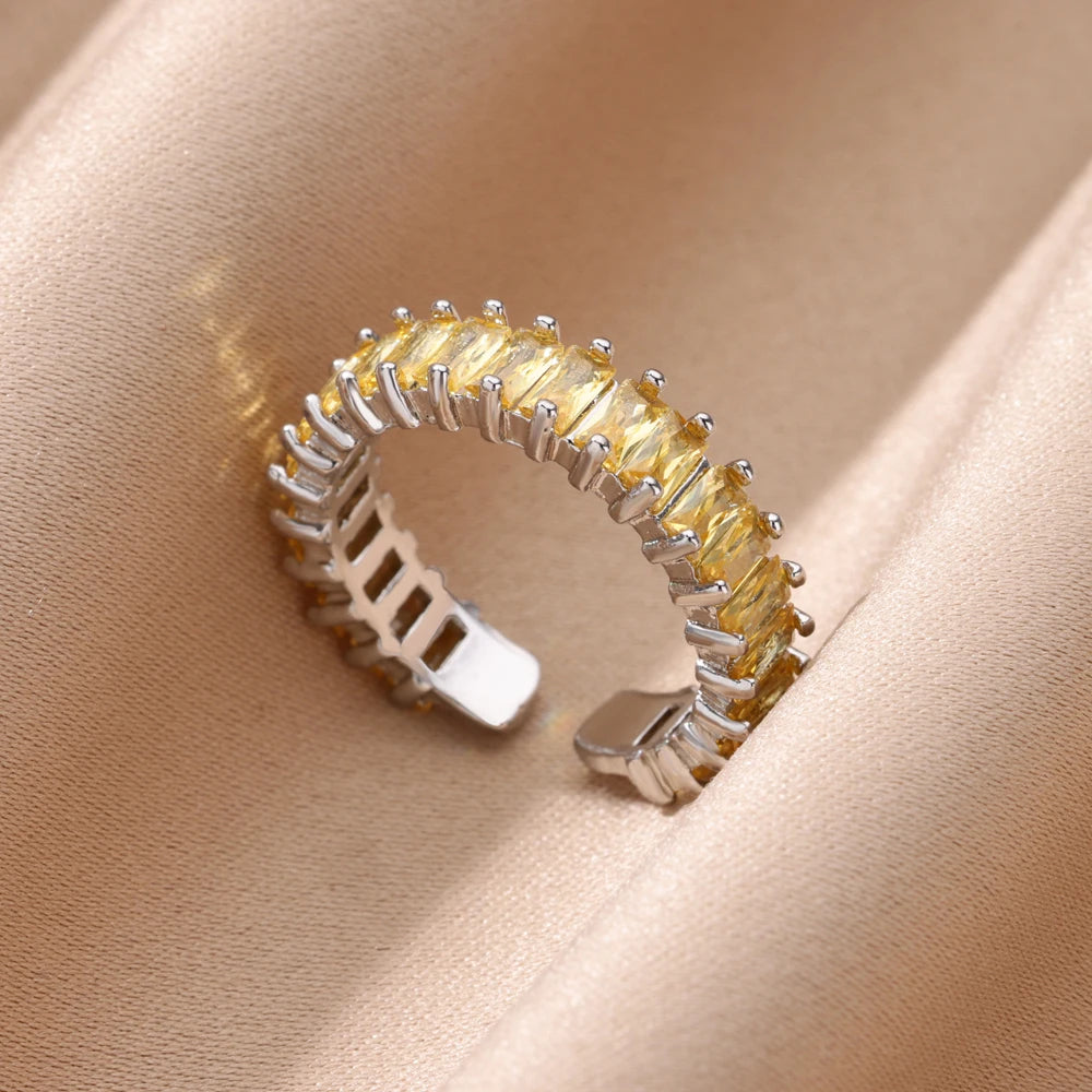 Elegant women's gold-plated ring with zircon - a perfect gift for weddings and occasions
