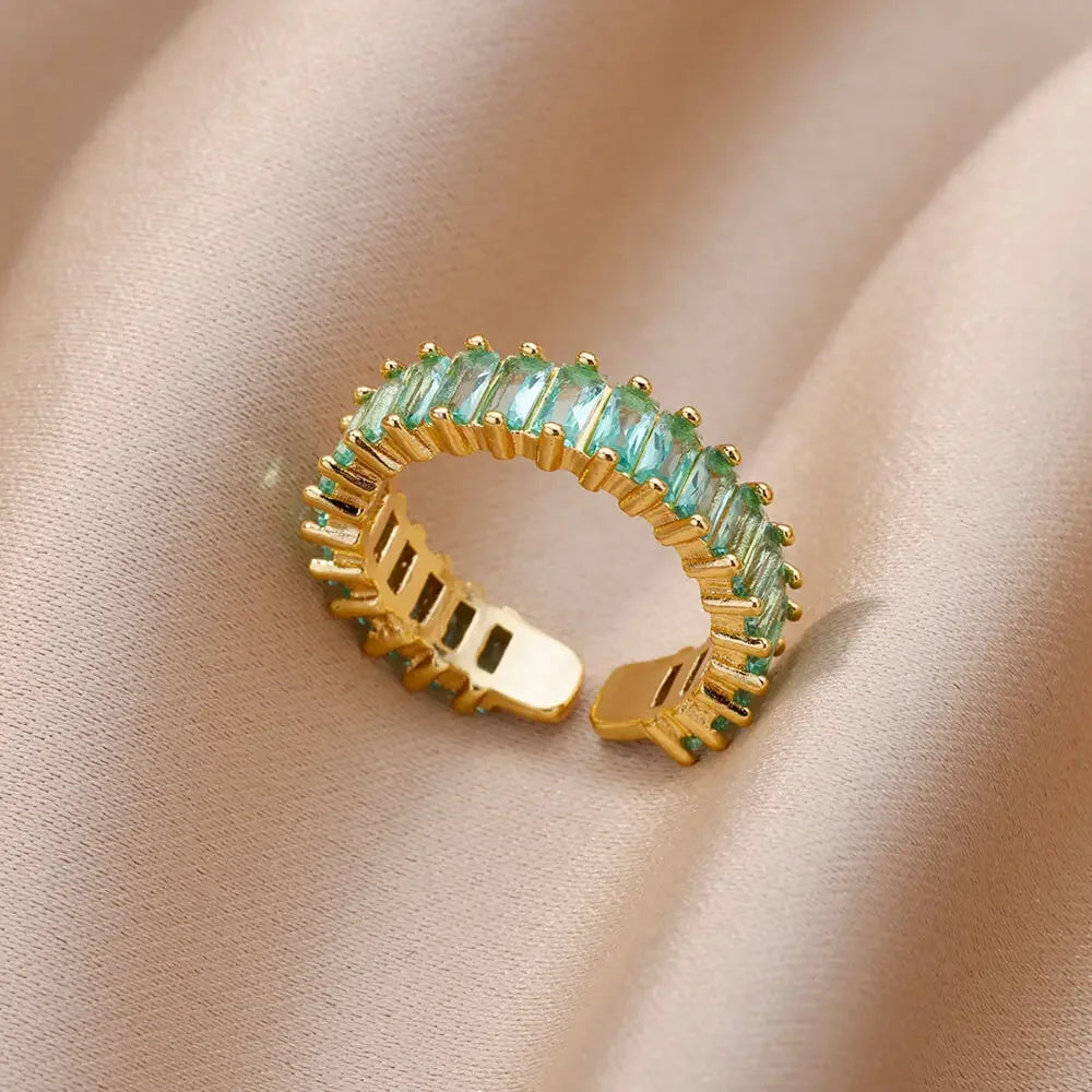 Elegant women's gold-plated ring with zircon - a perfect gift for weddings and occasions