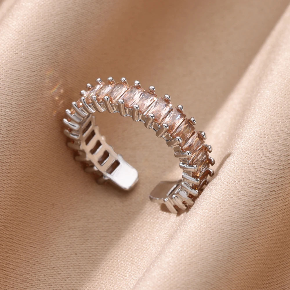 Elegant women's gold-plated ring with zircon - a perfect gift for weddings and occasions