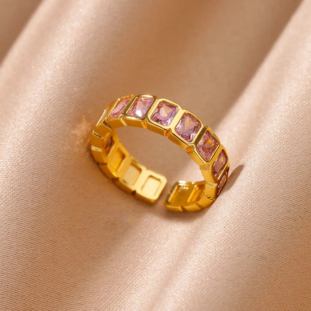 Elegant women's gold-plated ring with zircon - a perfect gift for weddings and occasions
