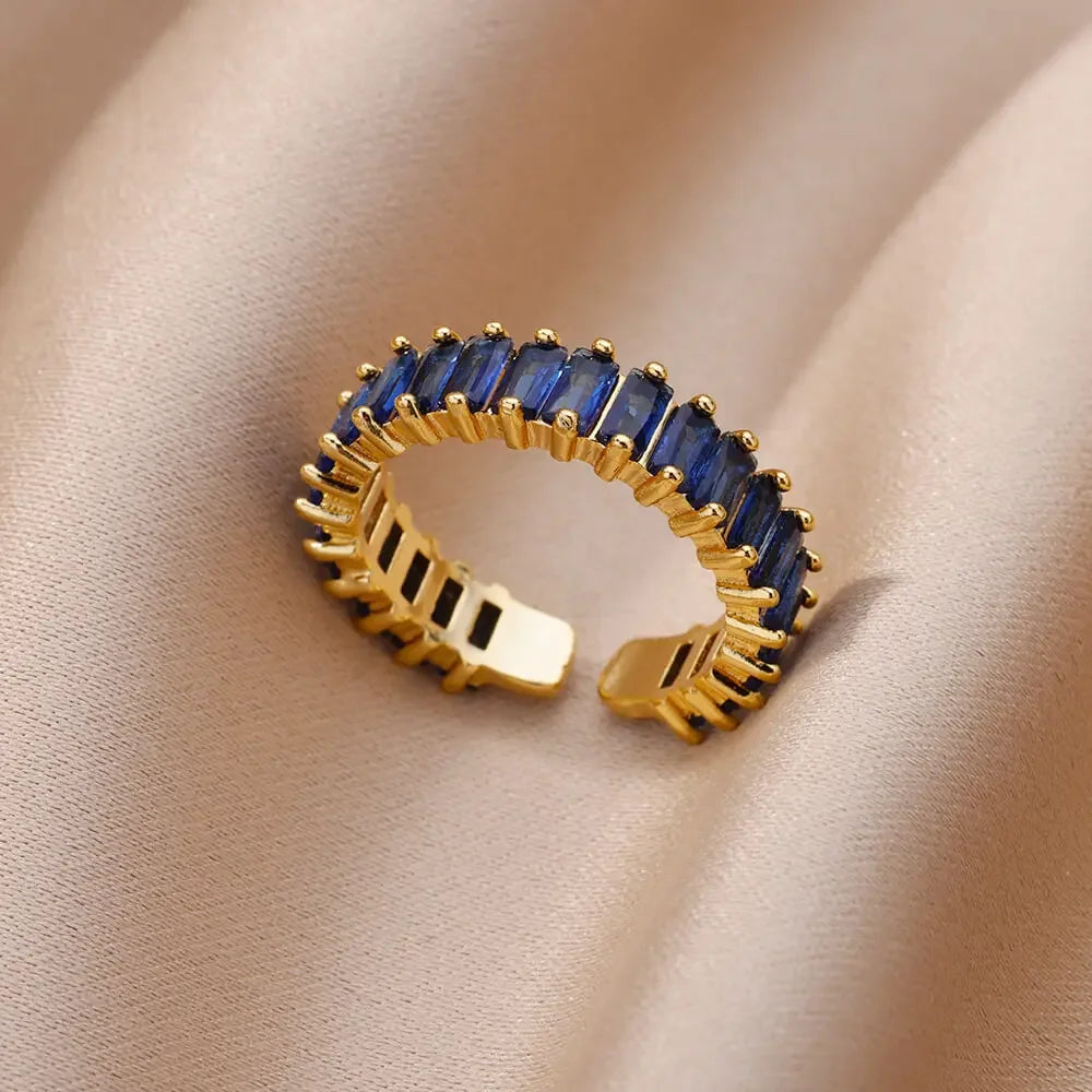 Elegant women's gold-plated ring with zircon - a perfect gift for weddings and occasions