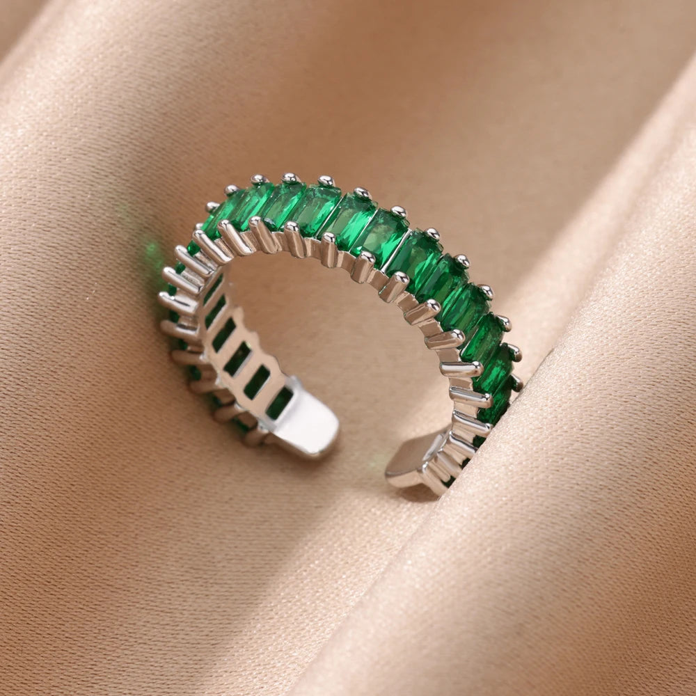 Elegant women's gold-plated ring with zircon - a perfect gift for weddings and occasions