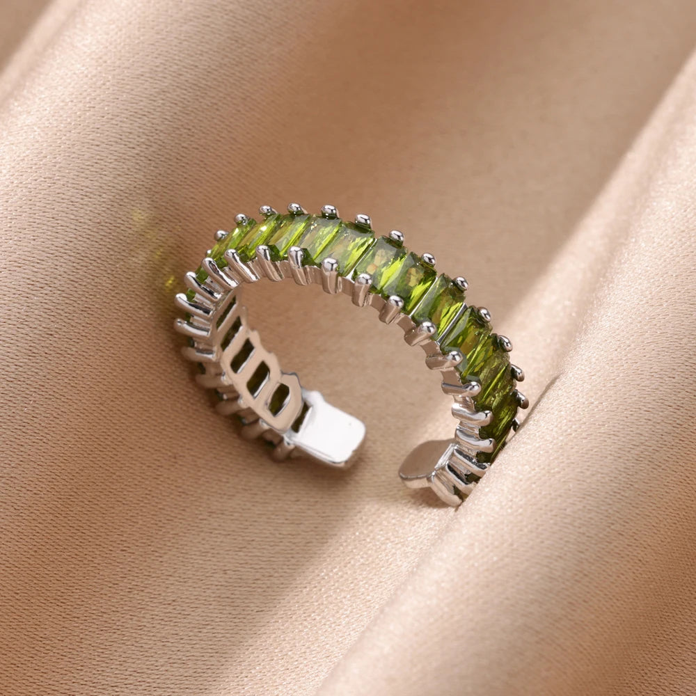 Elegant women's gold-plated ring with zircon - a perfect gift for weddings and occasions