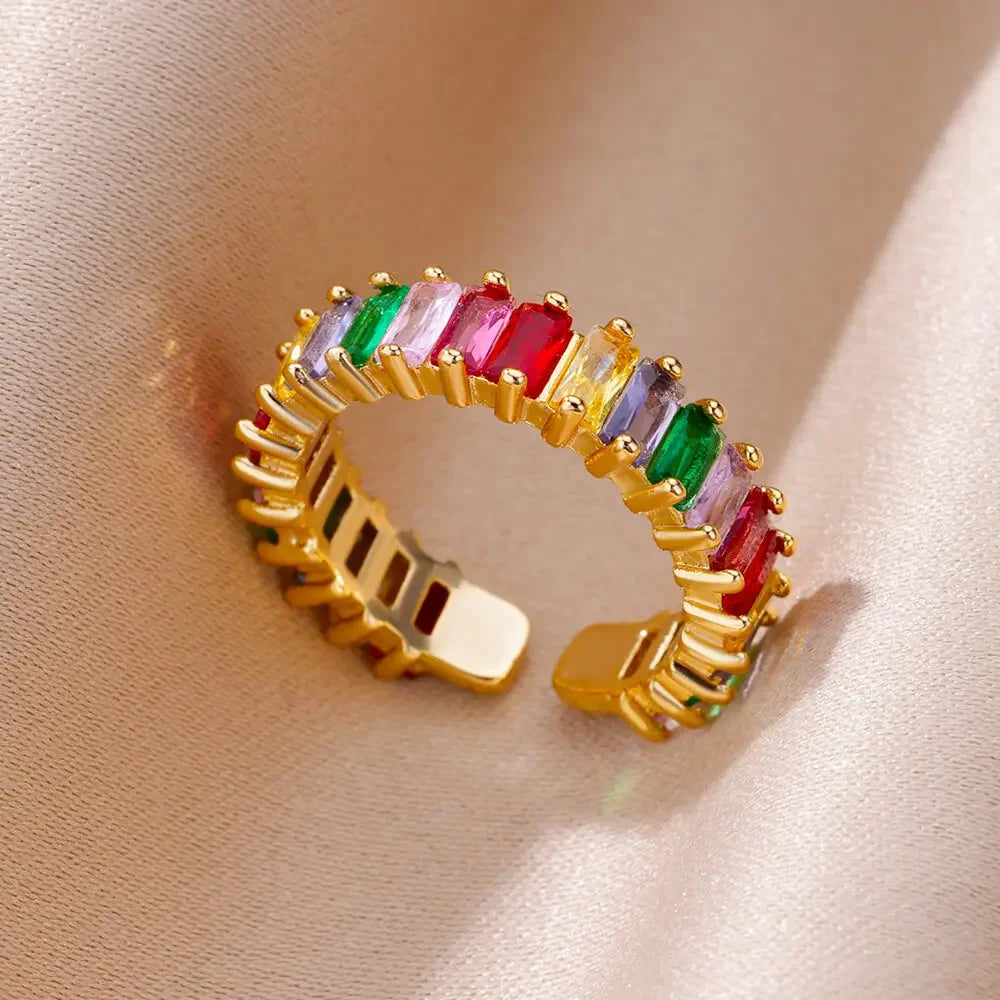 Elegant women's gold-plated ring with zircon - a perfect gift for weddings and occasions