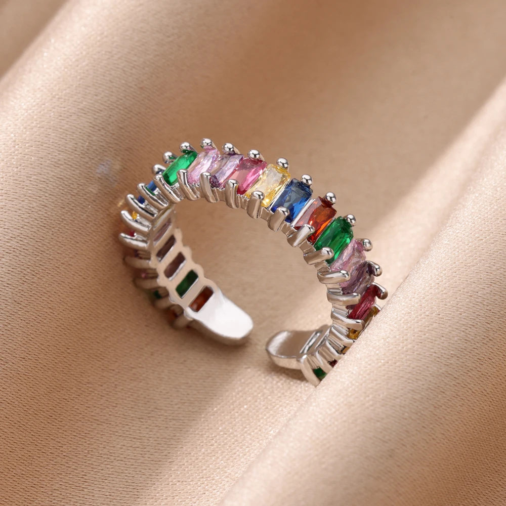 Elegant women's gold-plated ring with zircon - a perfect gift for weddings and occasions